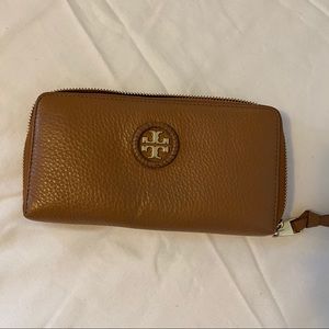 Tory Burch brown pebble leather wallet EUC